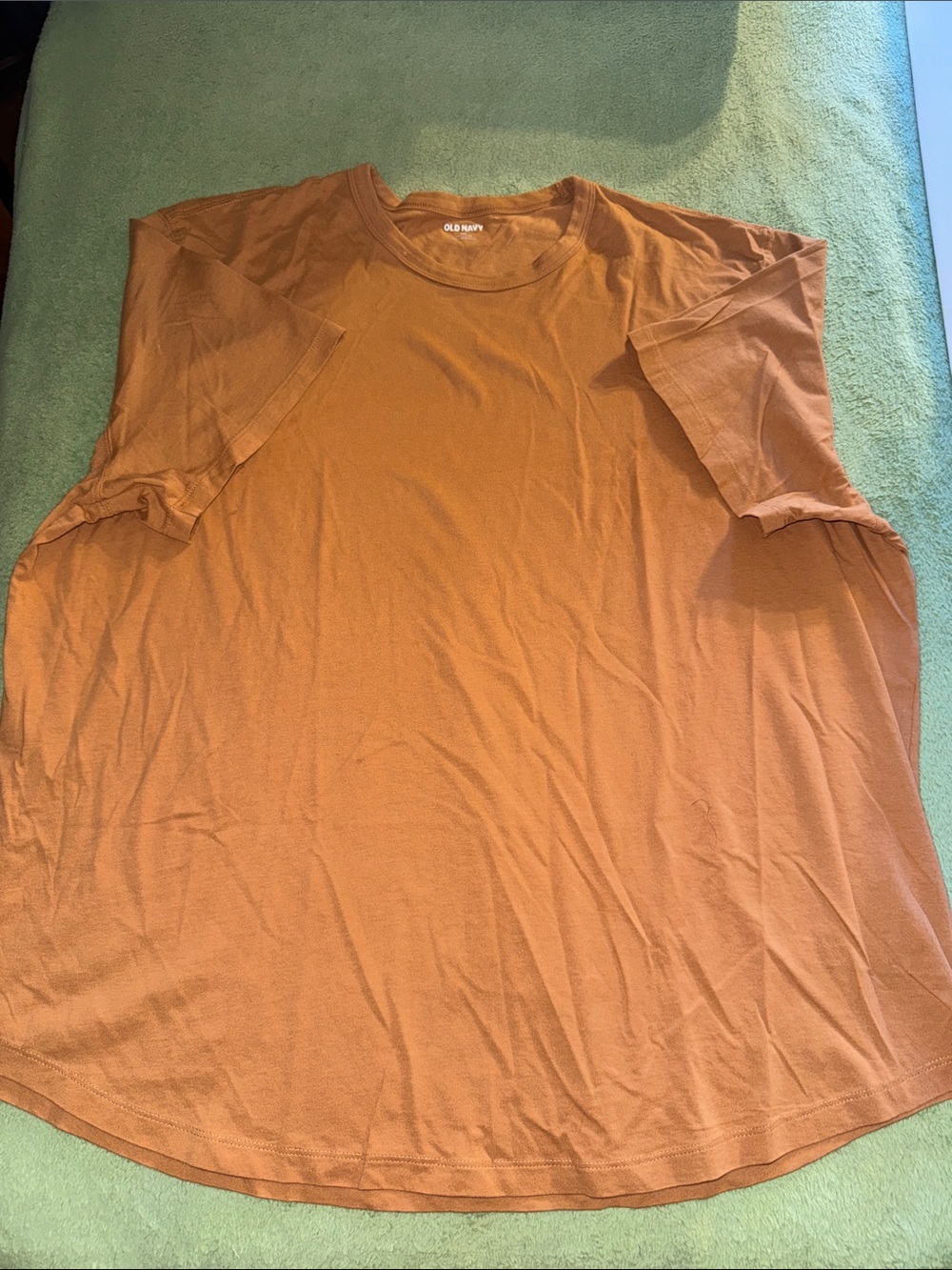 NWOT Old Navy Foxtail Brown Short-Sleeve Curved Hem Rib-Knit Crew Tee